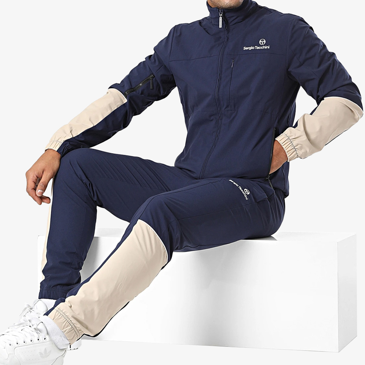 OPEN TRACKSUIT 