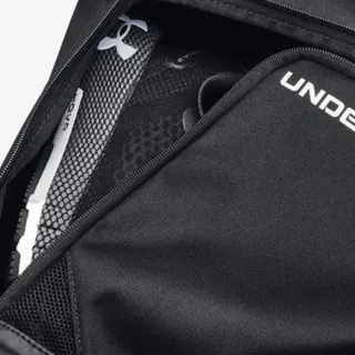 UNDER ARMOUR Contain