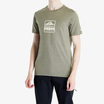 TECH TRAIL FRONT GRAPHIC TEE 
