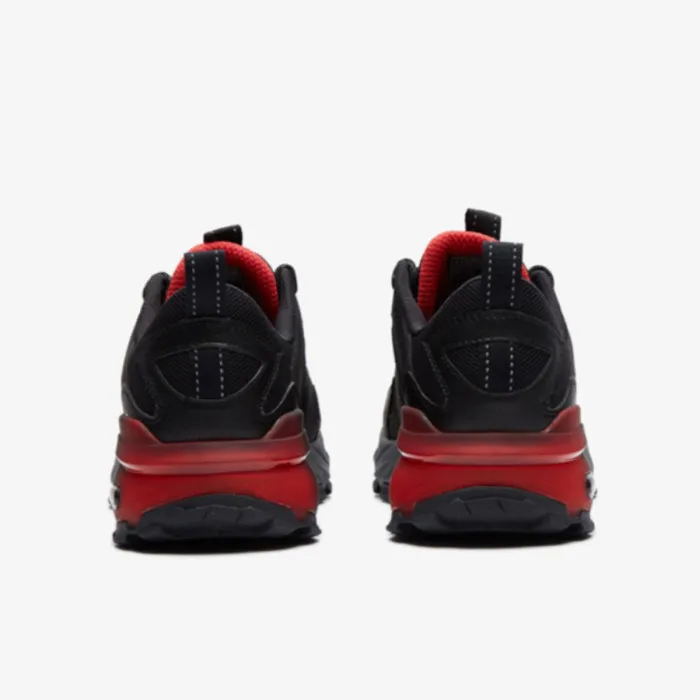 SKECHERS Max Protect 