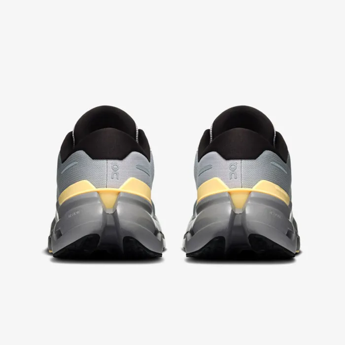 On Cloudrunner 3 