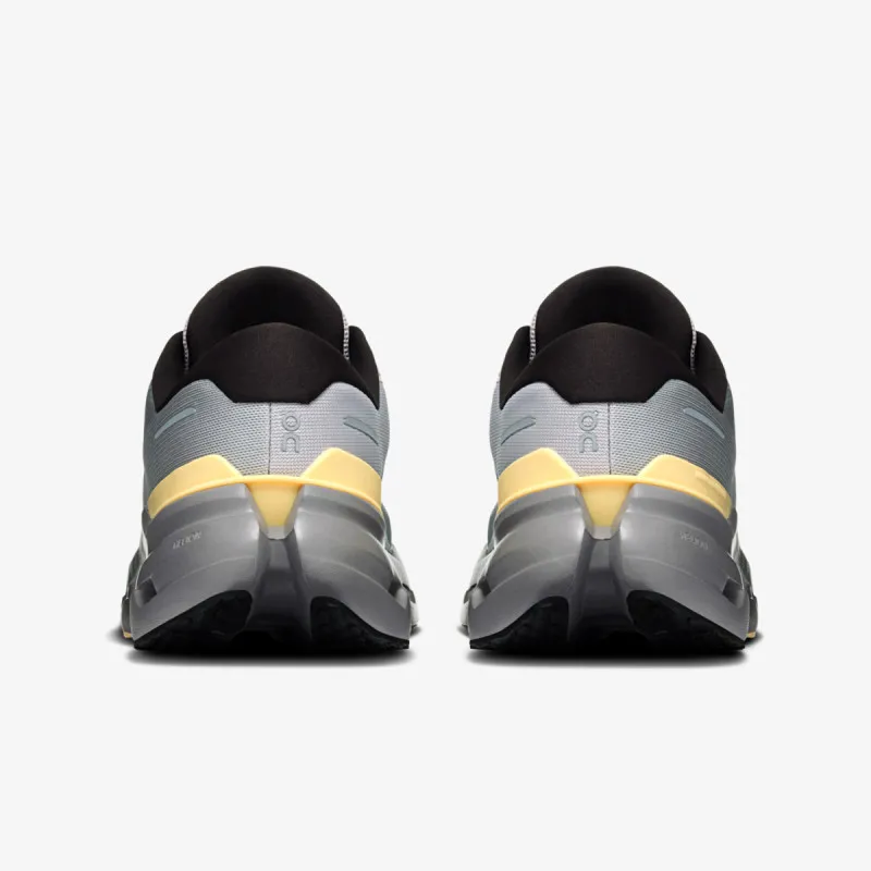 On Cloudrunner 3 