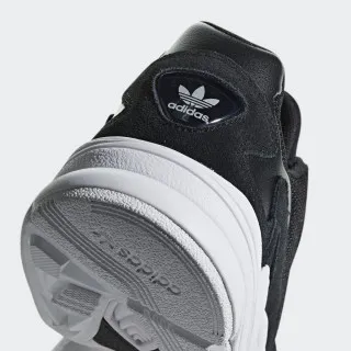 adidas Falcon W