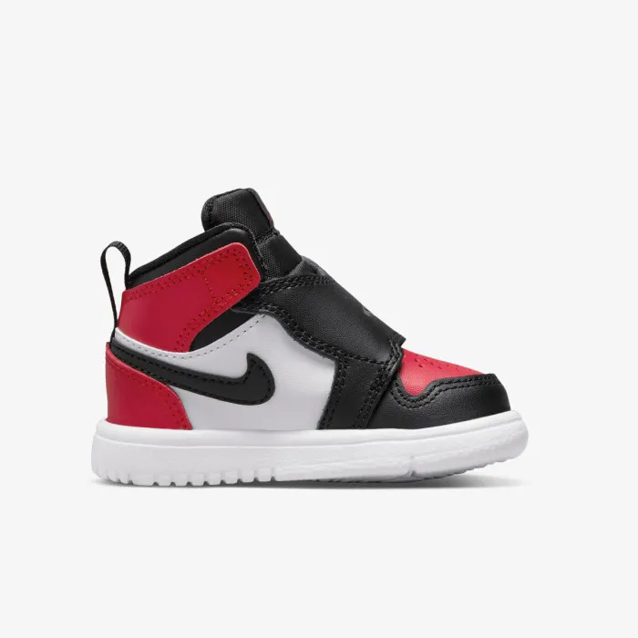 Nike BASKETBALL SNEAKERS 