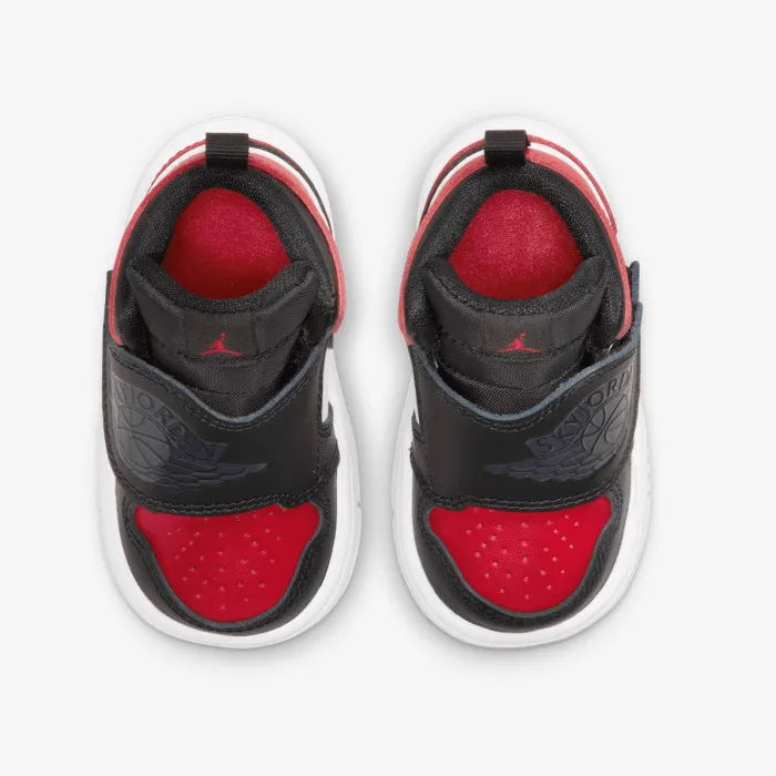 Nike BASKETBALL SNEAKERS 