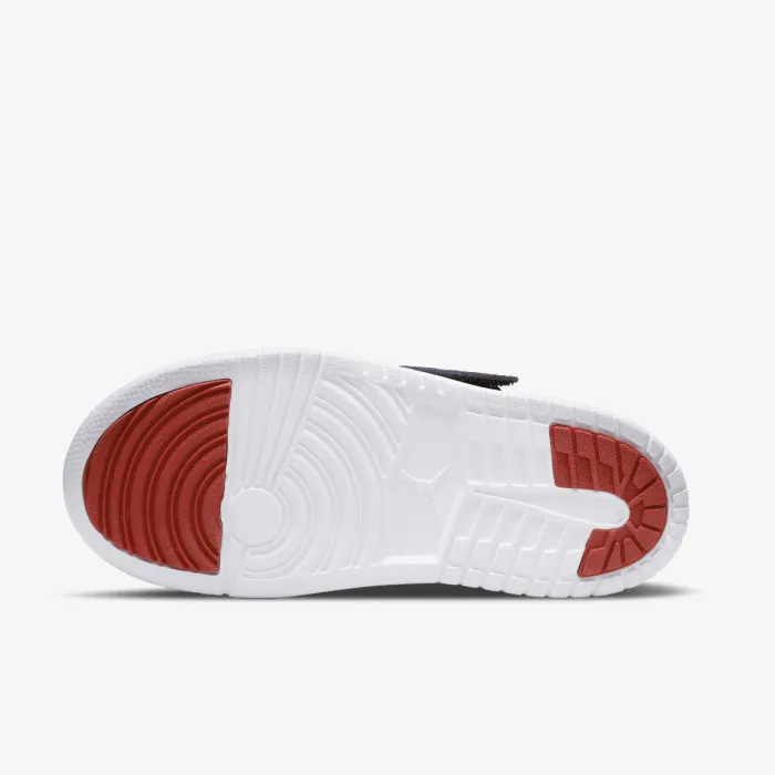 Nike BASKETBALL SNEAKERS 