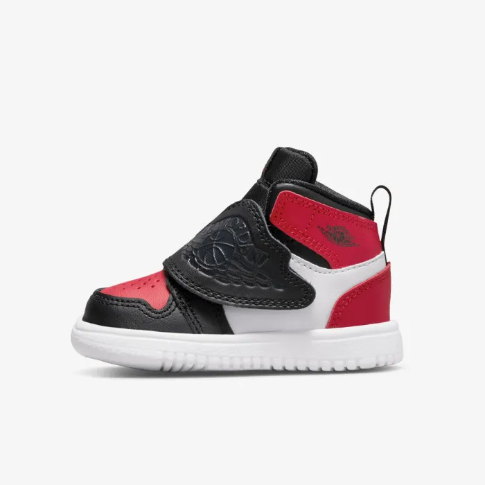 Nike BASKETBALL SNEAKERS 