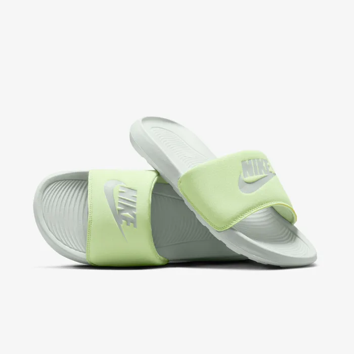 Nike W NIKE VICTORI ONE SLIDE 