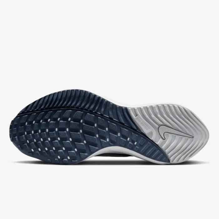 Nike NIKE AIR ZOOM VOMERO 16 