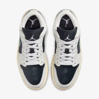 Nike WMNS AIR JORDAN 1 LOW 