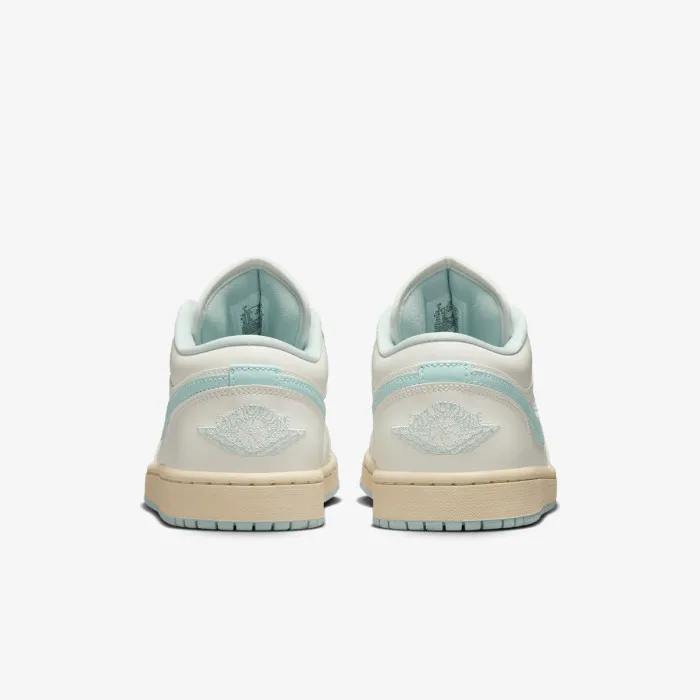 Nike WMNS AIR JORDAN 1 LOW 