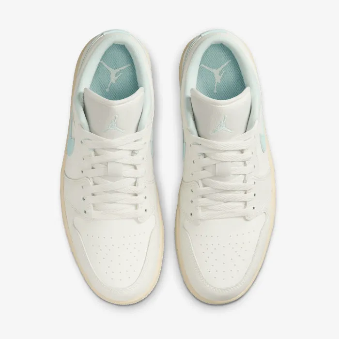 Nike WMNS AIR JORDAN 1 LOW 