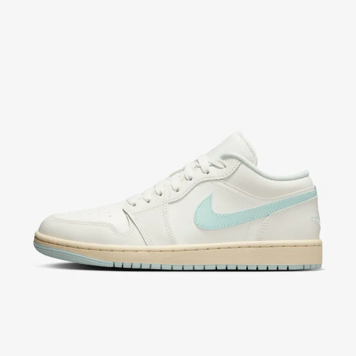 Nike WMNS AIR JORDAN 1 LOW 