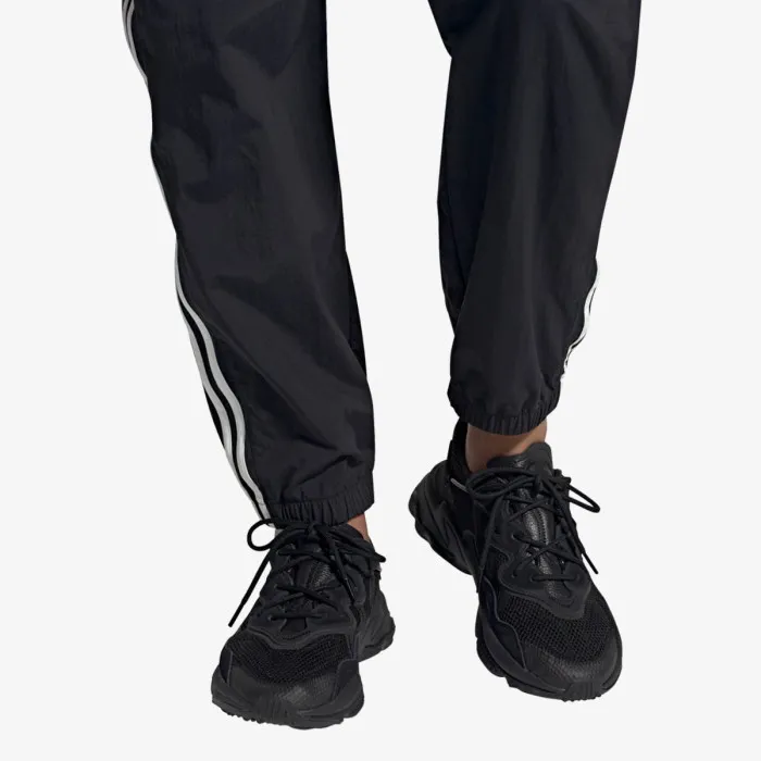 adidas OZWEEGO
