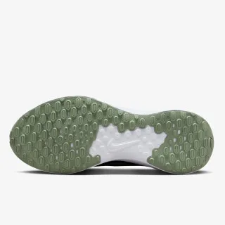 Nike NIKE REVOLUTION 7 