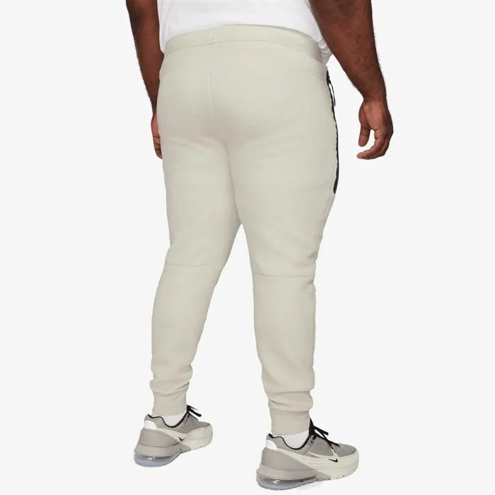 Nike M NK TCH FLC JGGR 