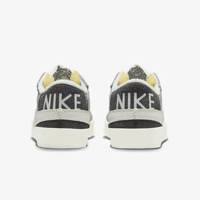 Nike BLAZER LOW '77 JUMBO SE TR72 
