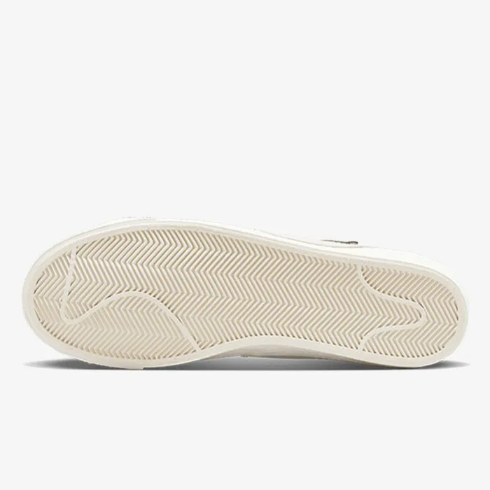 Nike BLAZER LOW '77 JUMBO SE TR72 