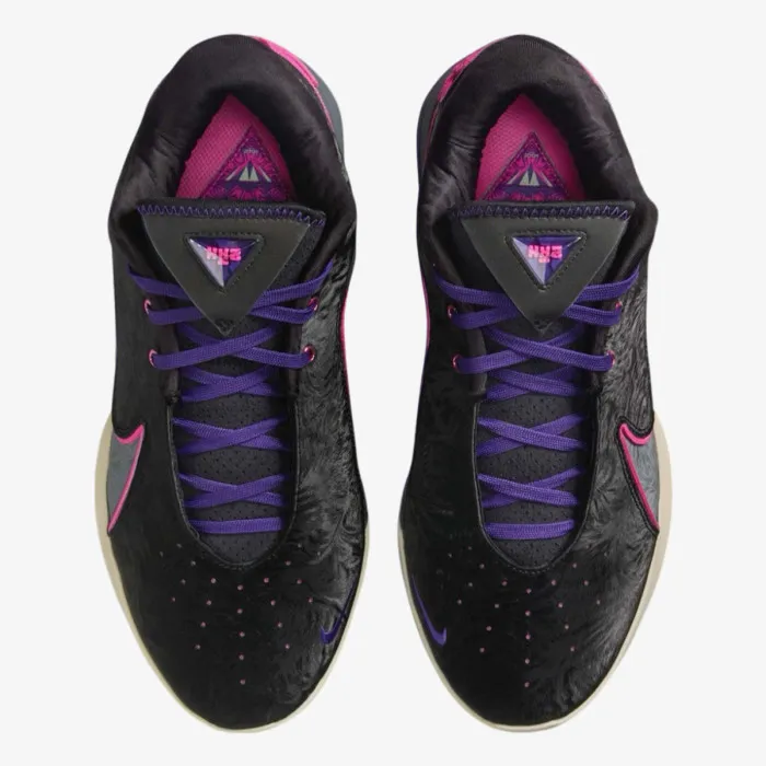 Nike LEBRON XXII 