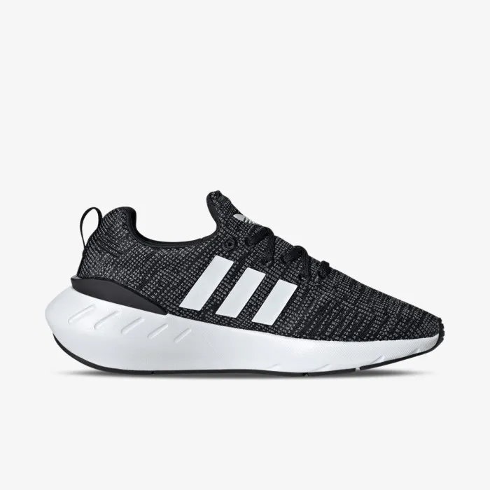 adidas SWIFT RUN 22 J 