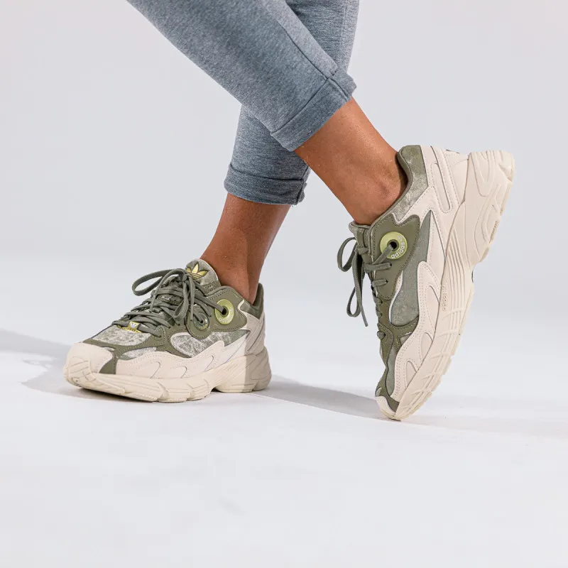 adidas ASTIR W