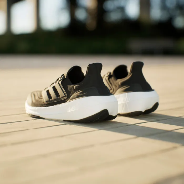 adidas ULTRABOOST 23 