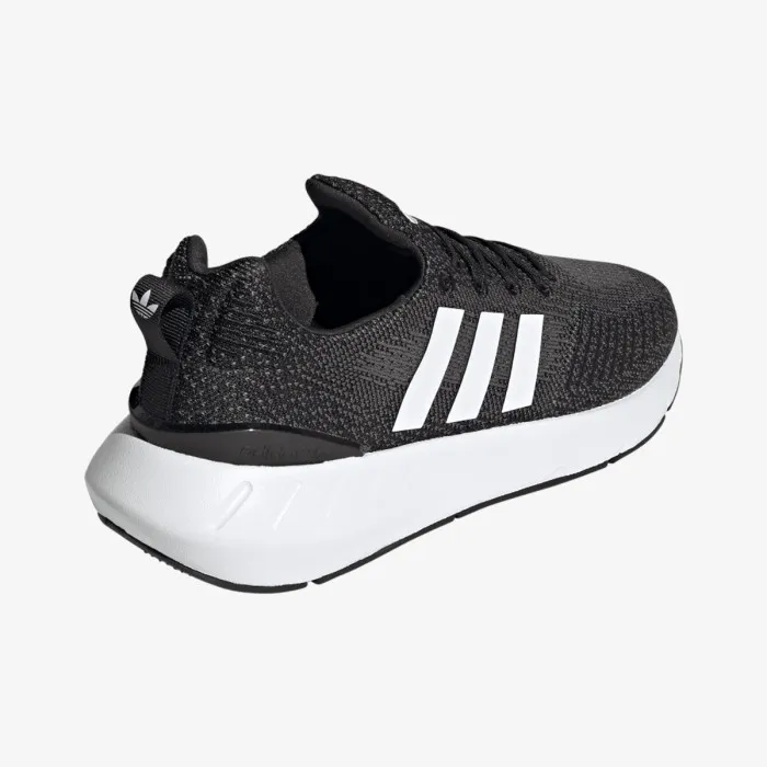 adidas SWIFT RUN 22 