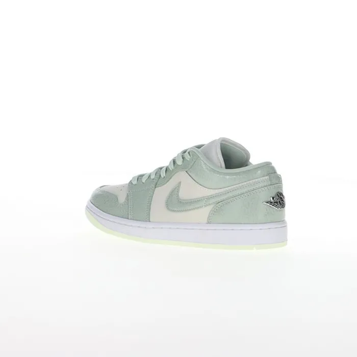 JORDAN WMNS AIR JORDAN 1 LOW SE 