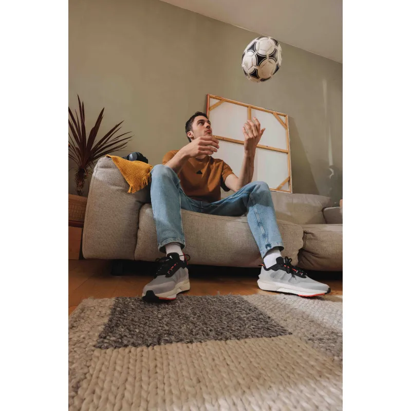adidas AVRYN