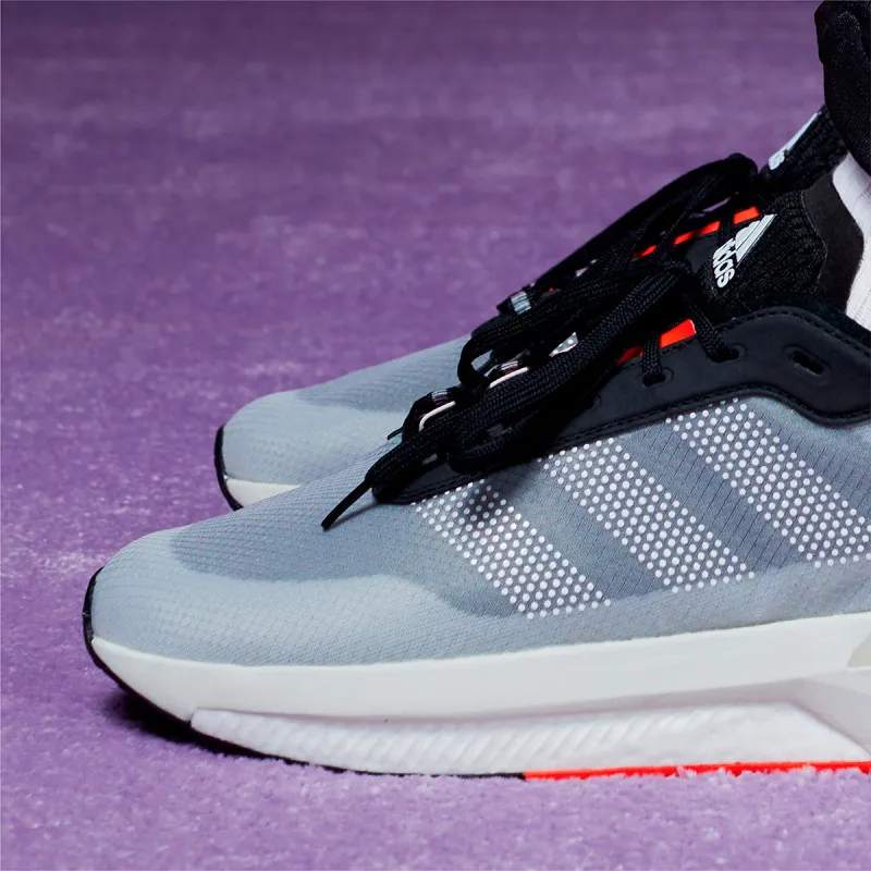 adidas AVRYN