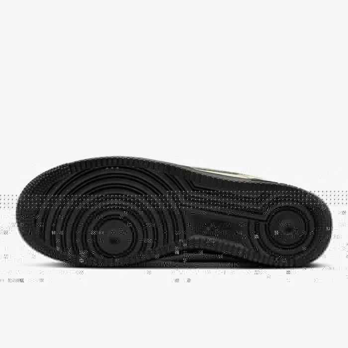Nike AIR FORCE 1 '07 LV8 
