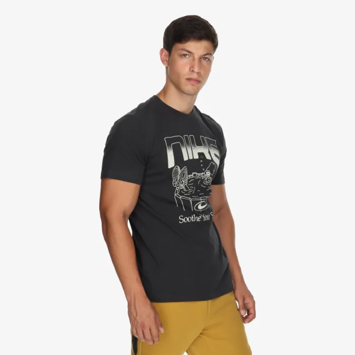 Nike U NSW TEE OC FB GFX BRNDRD 