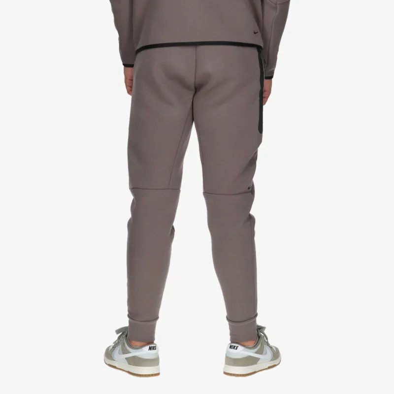 Nike M NK TCH FLC JGGR 