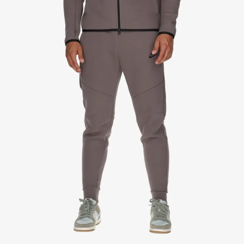 Nike M NK TCH FLC JGGR 