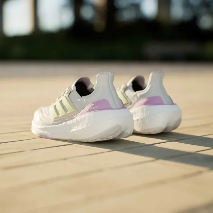 adidas ULTRABOOST LIGHT W 