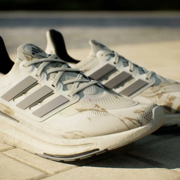 adidas ULTRABOOST LIGHT 