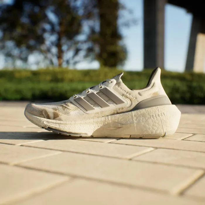 adidas ULTRABOOST LIGHT 