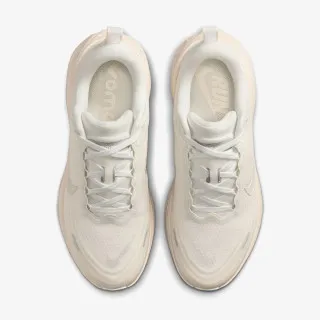 Nike W NIKE VOMERO PLUS ESS 