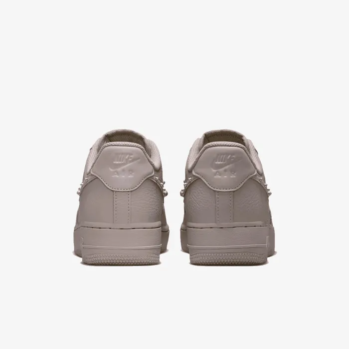 Nike WMNS AIR FORCE 1 '07 