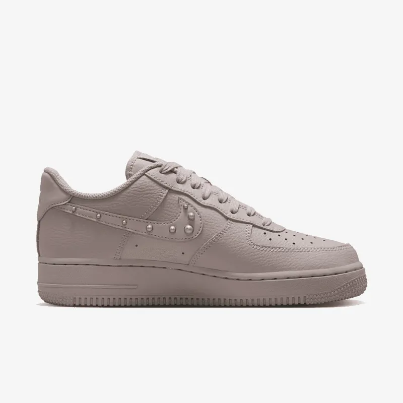 Nike WMNS AIR FORCE 1 '07 