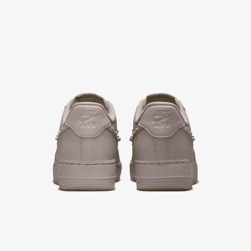 Nike WMNS AIR FORCE 1 '07 