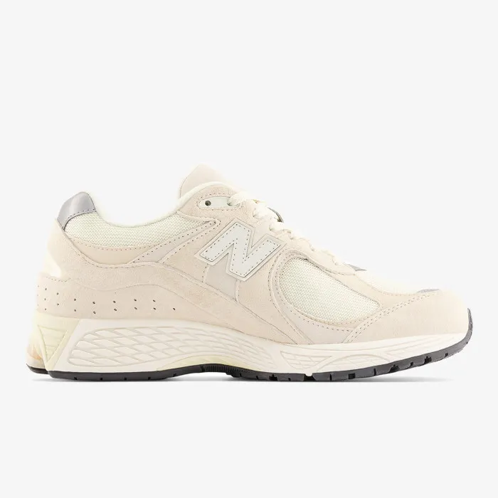 NEW BALANCE 2002R 