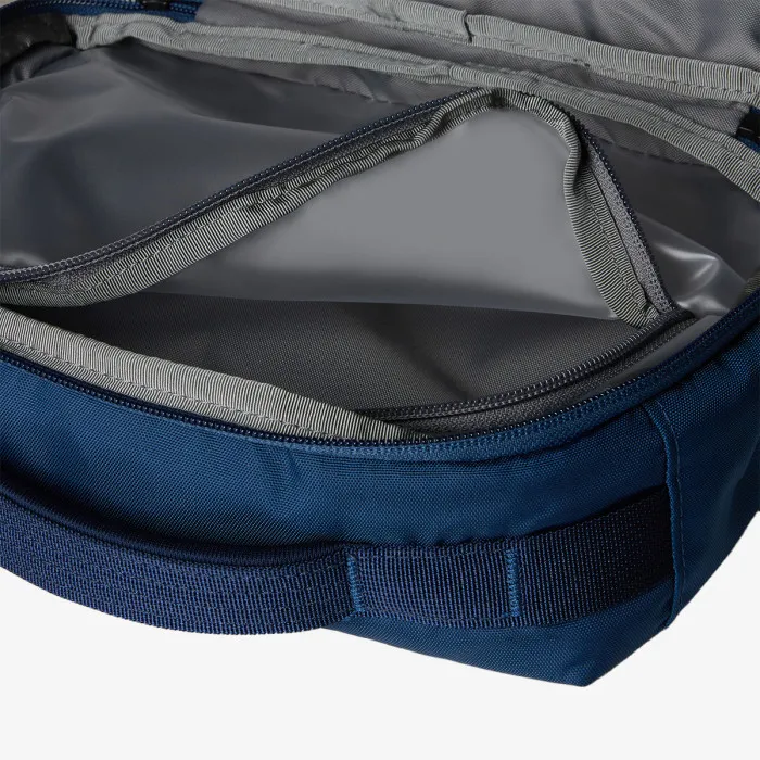 THE NORTH FACE Base Camp Voyager Toiletry Kit 