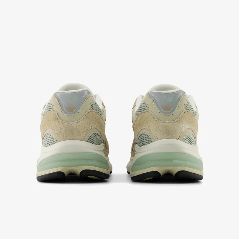 NEW BALANCE 2010 